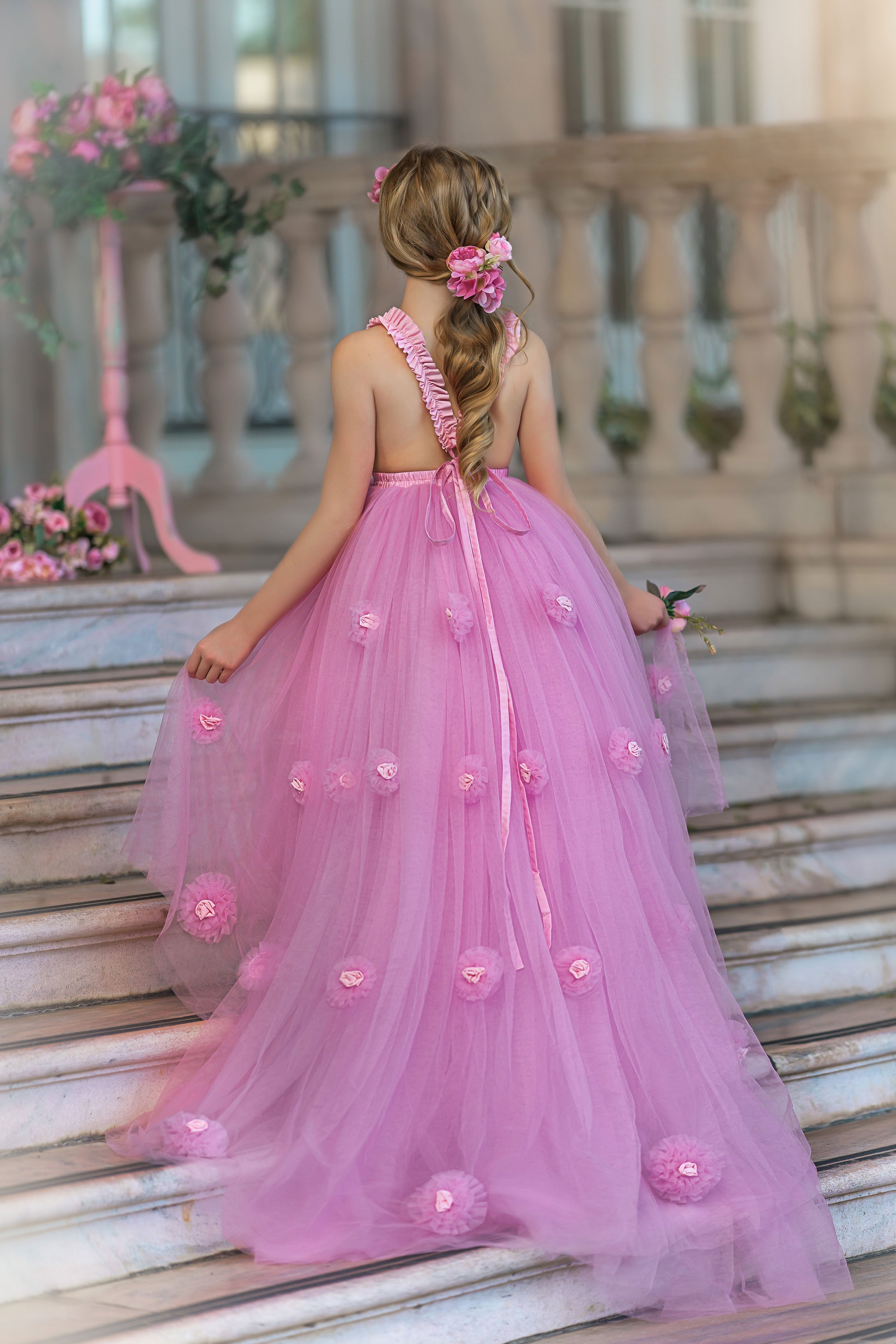 القرنفل الوردي توتو الفستان
